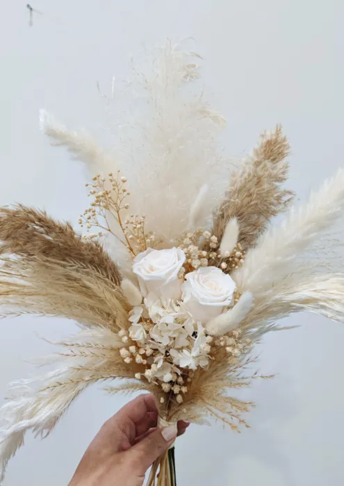 זר כלה Beautiful in white